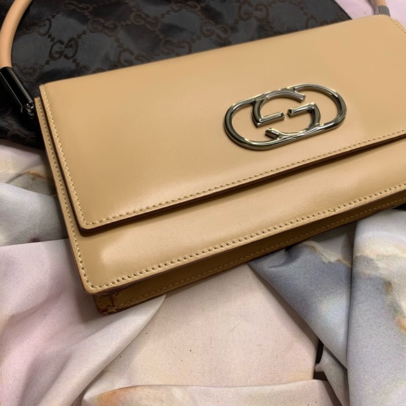 Like new authentic tan Gucci evening bag - Picture 2 of 10
